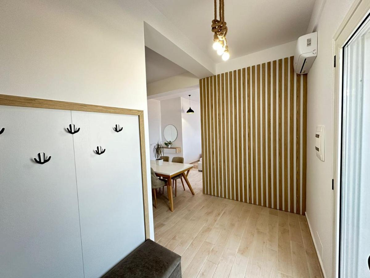 Perla Luxury Apartment - Private Patio & Parking Wlora Zewnętrze zdjęcie
