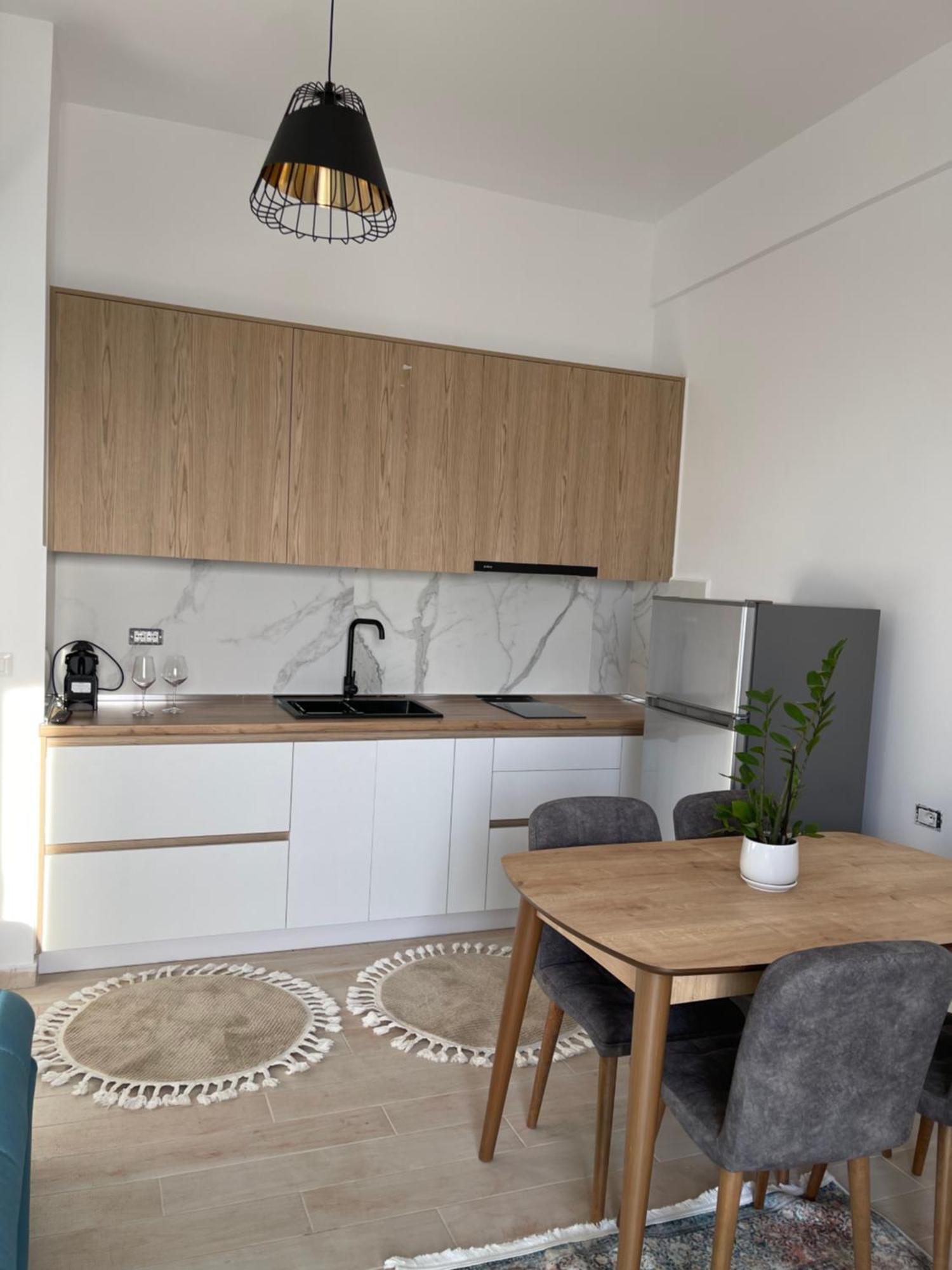 Perla Luxury Apartment - Private Patio & Parking Wlora Zewnętrze zdjęcie