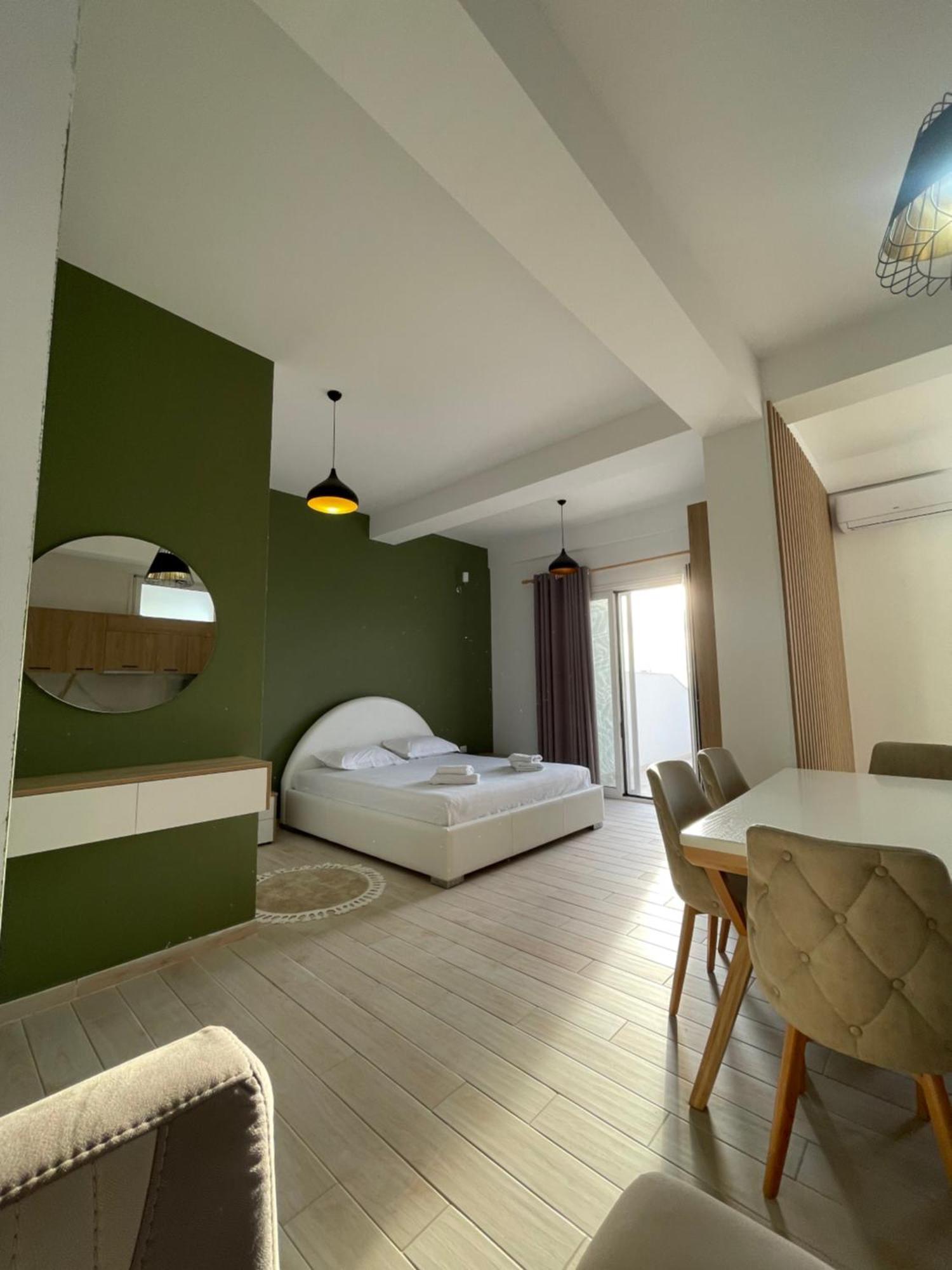 Perla Luxury Apartment - Private Patio & Parking Wlora Zewnętrze zdjęcie