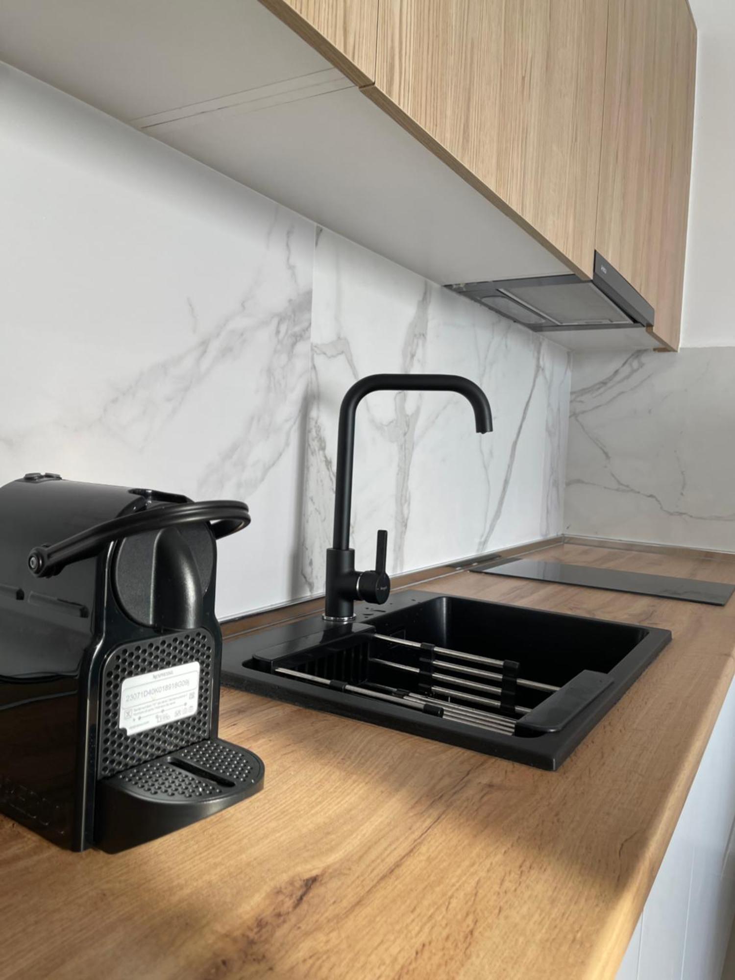 Perla Luxury Apartment - Private Patio & Parking Wlora Zewnętrze zdjęcie