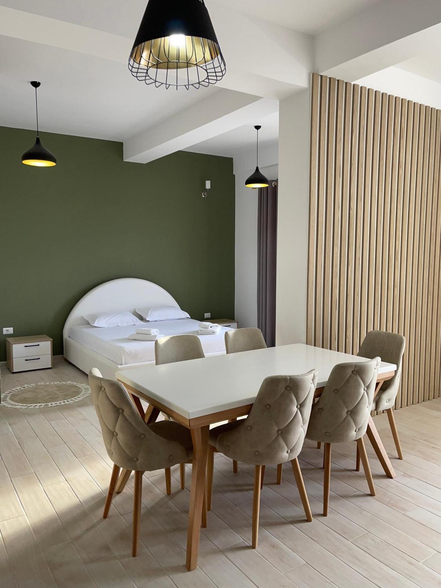 Perla Luxury Apartment - Private Patio & Parking Wlora Zewnętrze zdjęcie