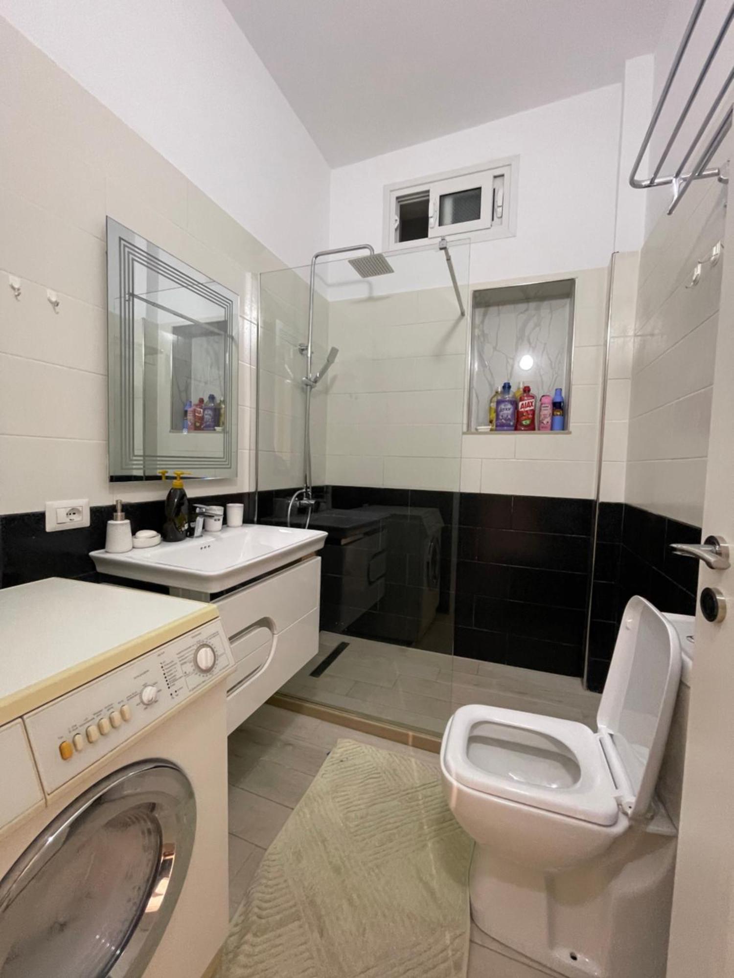Perla Luxury Apartment - Private Patio & Parking Wlora Zewnętrze zdjęcie